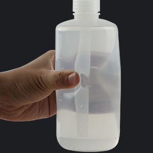 Made of high-grade non-toxic low-density polyethylene, plant-friendly and easy to squeeze