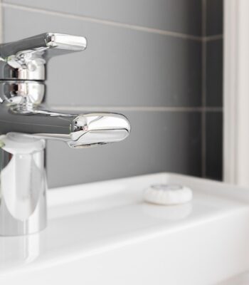 bathroom-8688132_960_720.jpg