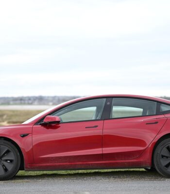 car-8607713_960_720.jpg