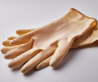 gloves-8896762_960_720.jpg