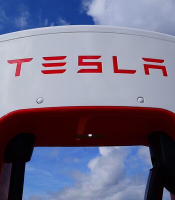 tesla-5505194_960_720.jpg