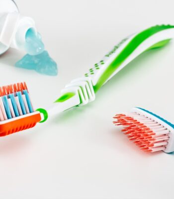 toothbrush-3191097_960_720.jpg